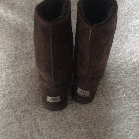 Chestnut uggs - Picture 3 of 4